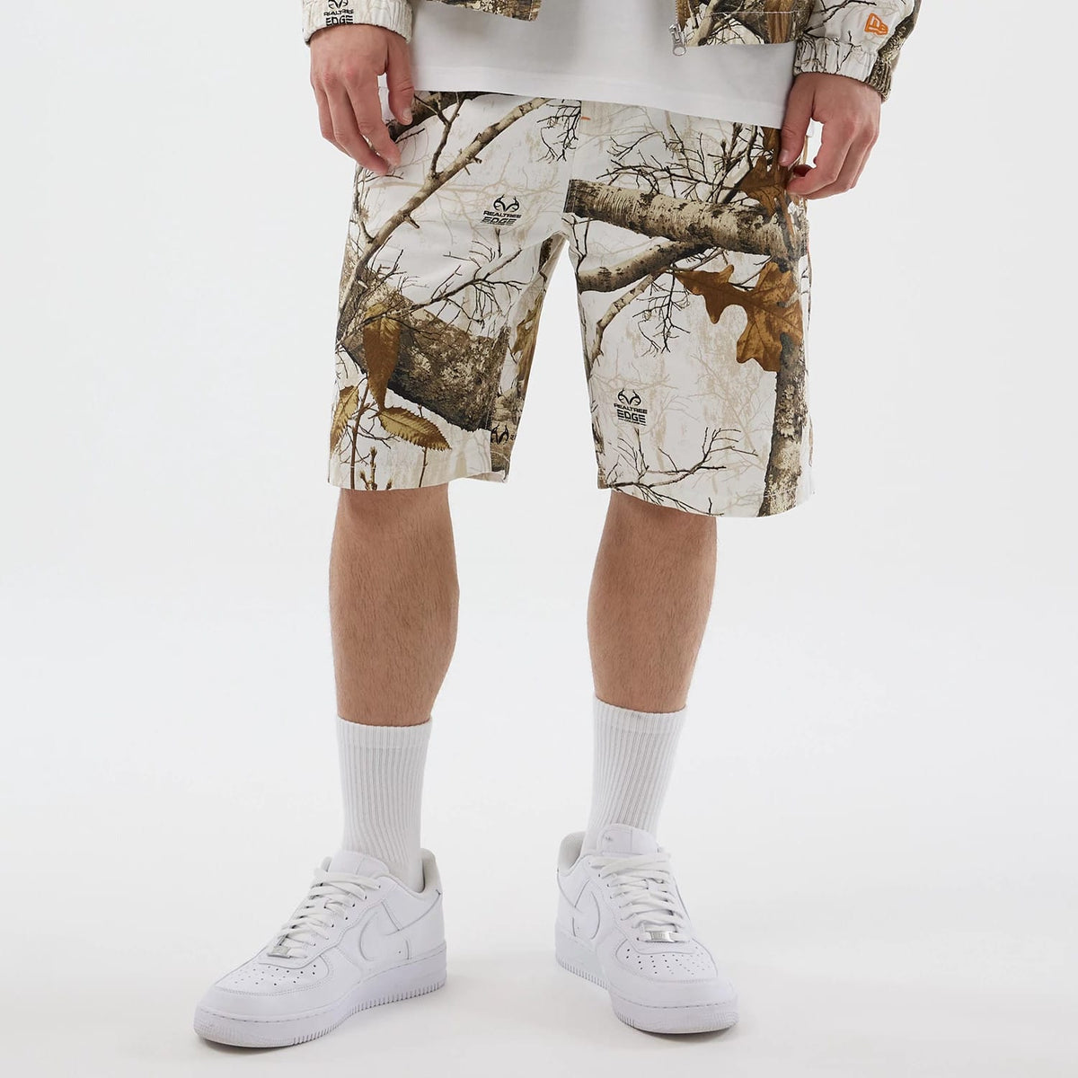 New Era Earthy Skin Real Tree Snow Oversized Shorts-klyvox