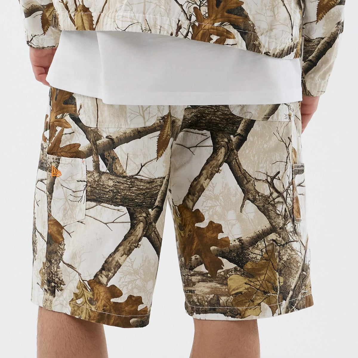 New Era Earthy Skin Real Tree Snow Oversized Shorts-klyvox