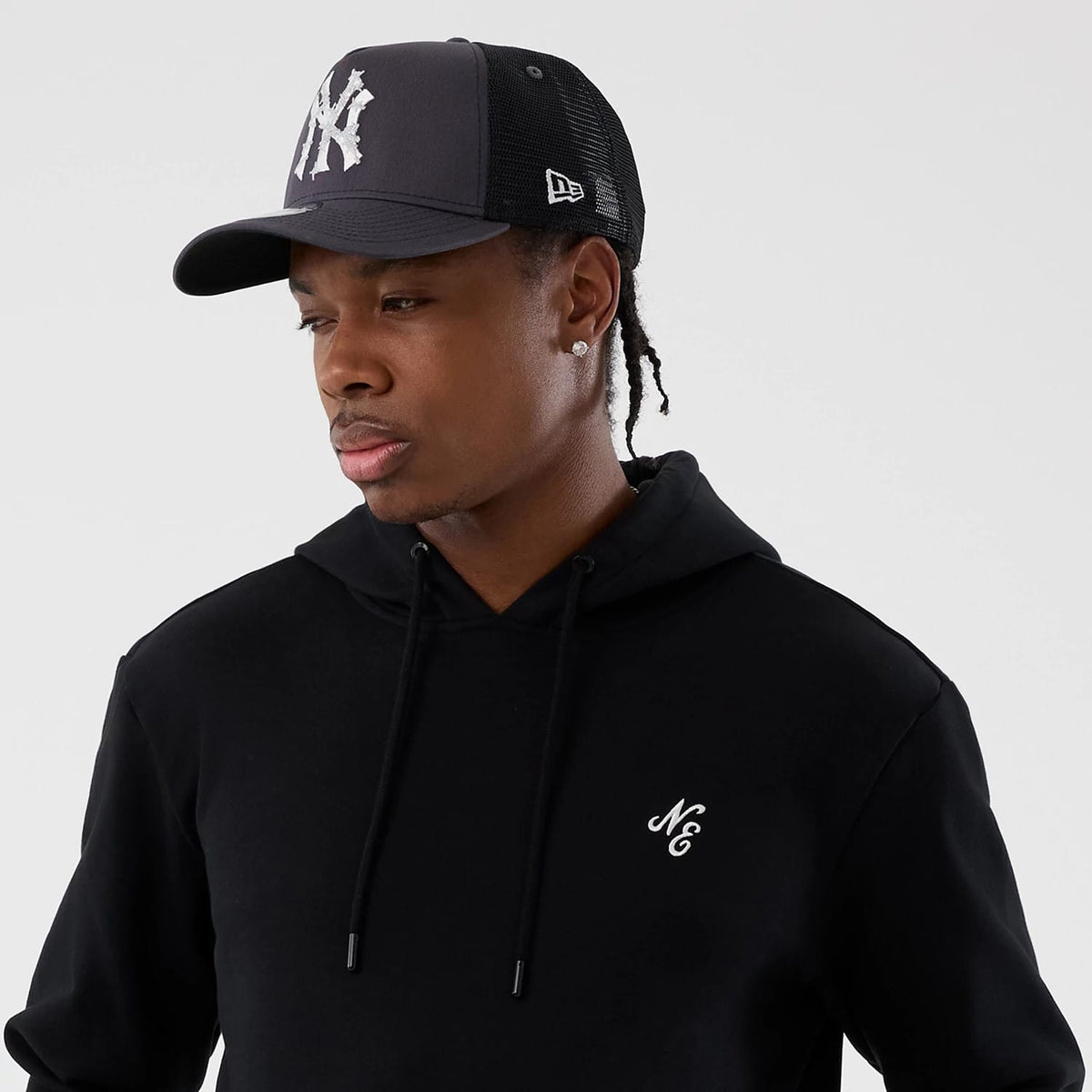 New Era Street Graphic Black Pullover Hoodie-klyvox
