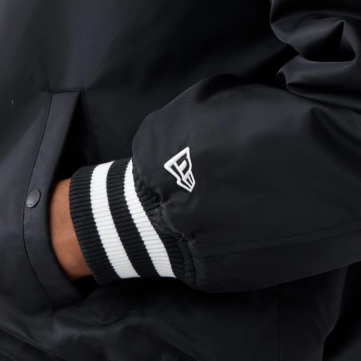 Chicago White Sox MLB Authentic Black Stadium Jacket-klyvox