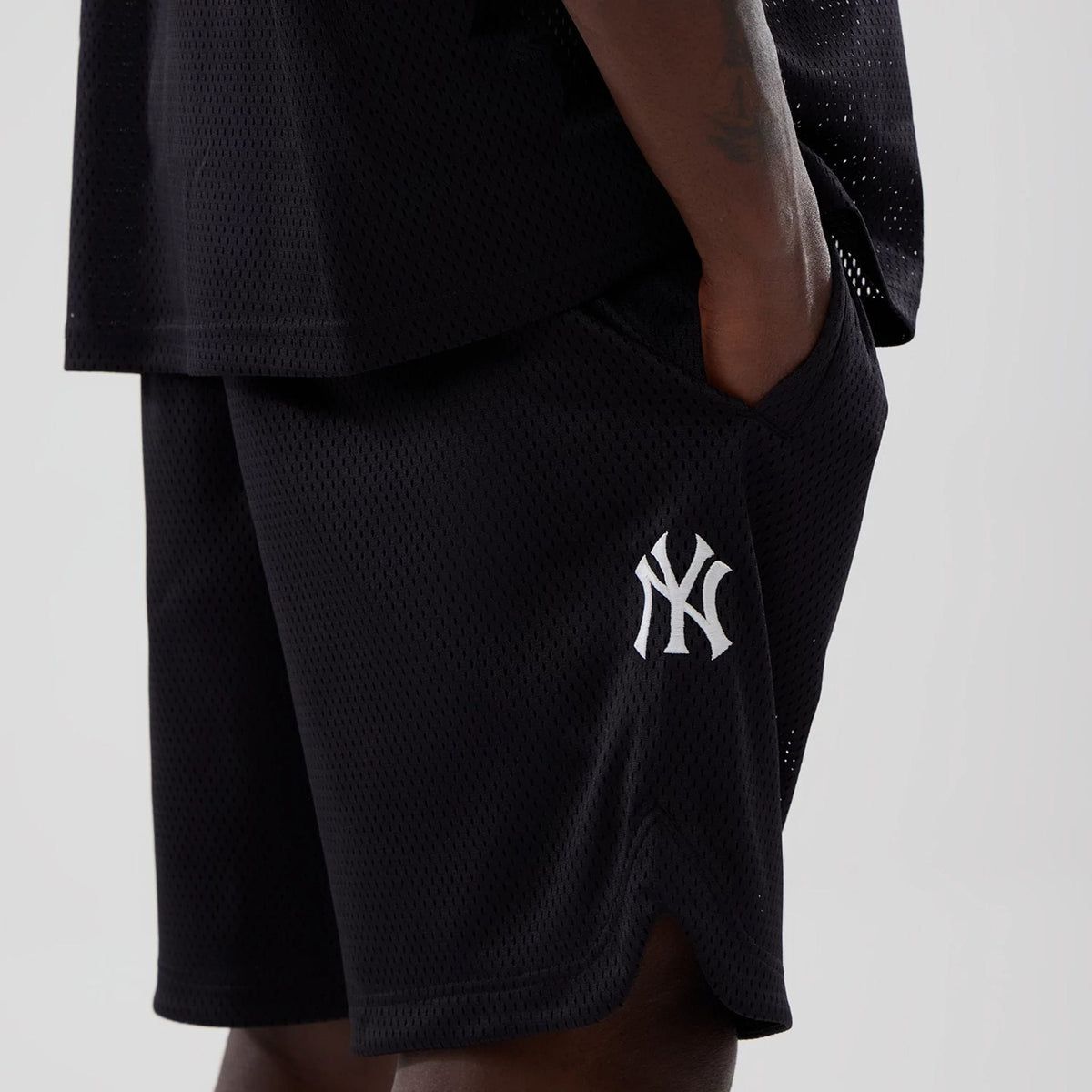 New York Yankees MLB Mix League Black Oversized Mesh Shorts-klyvox