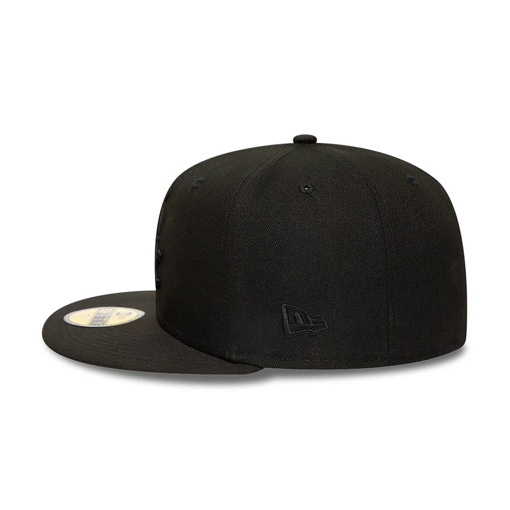 Chicago White Sox MLB Black on Black 59FIFTY Fitted Cap-klyvox