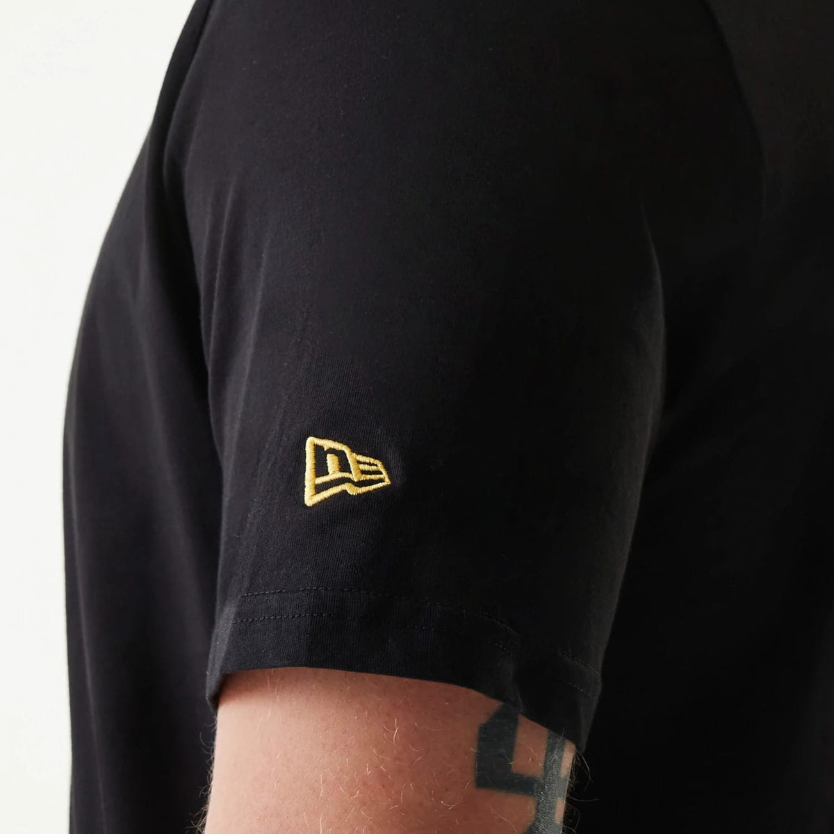 Pittsburgh Pirates MLB Regular Black T-Shirt-klyvox