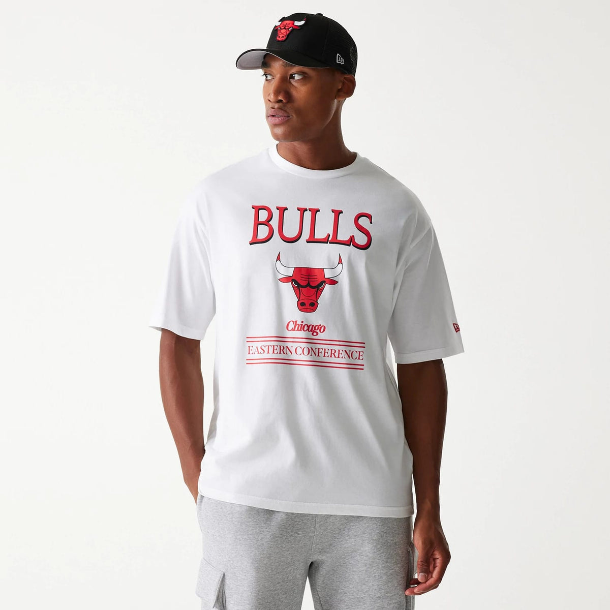 Chicago Bulls NBA Team Graphic White Oversized T-Shirt-klyvox