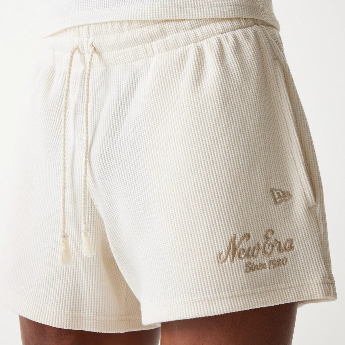 New Era Waffle Open White Shorts-klyvox