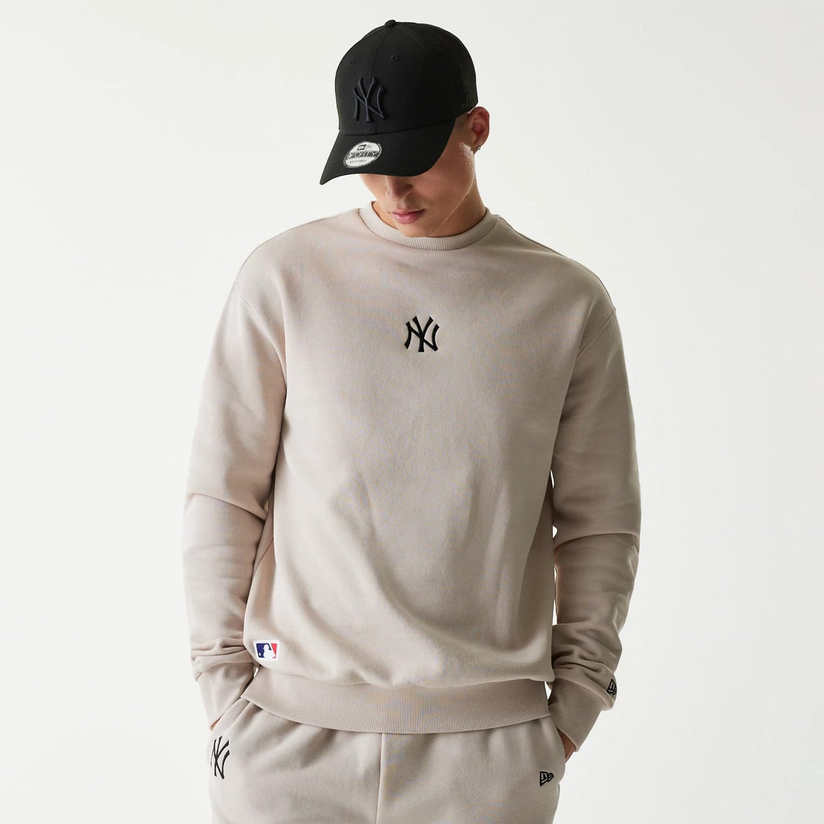 New York Yankees MLB League Essential Midi Cream Oversized Crew Neck Sweater-klyvox