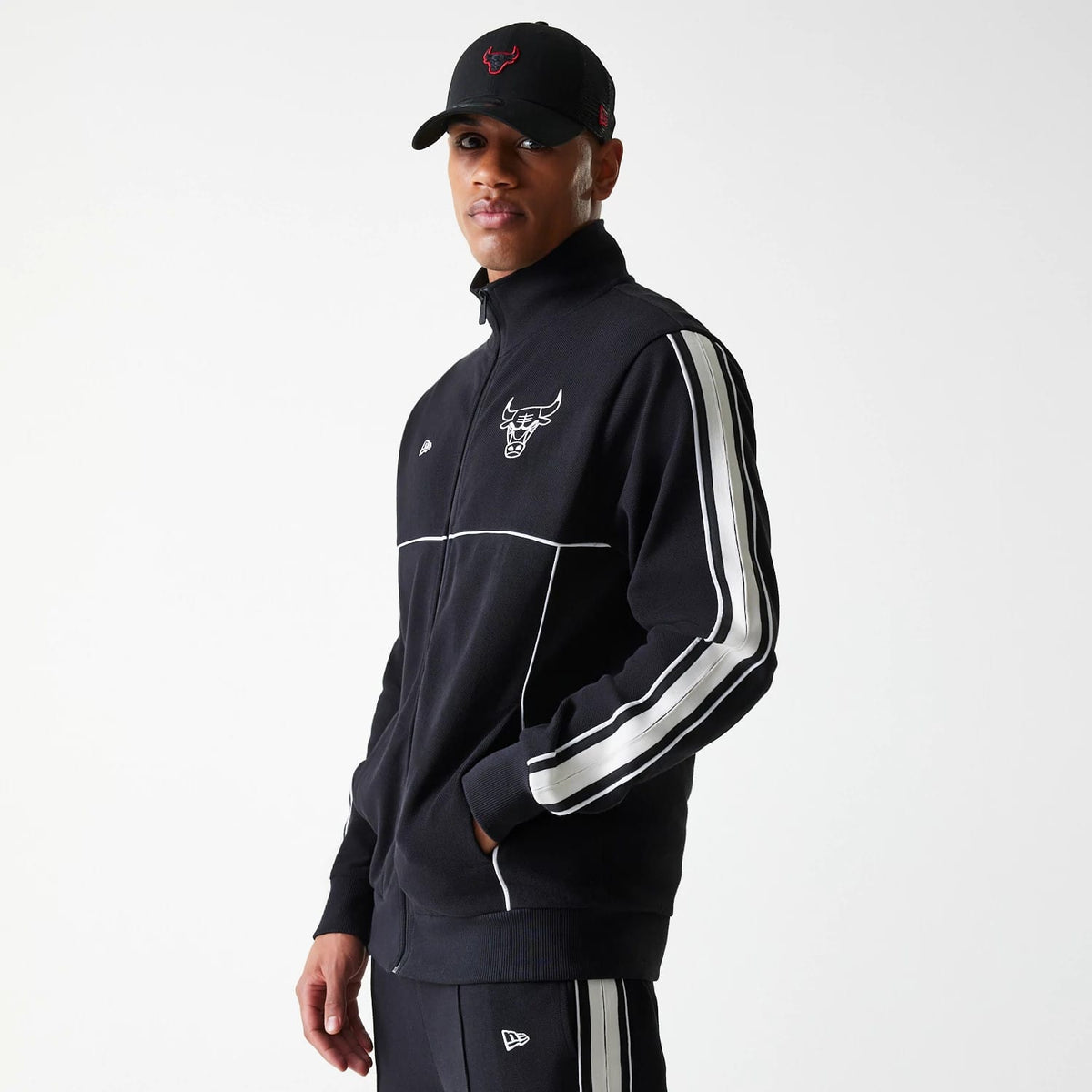 Chicago Bulls NBA Outline Black Track Jacket-klyvox