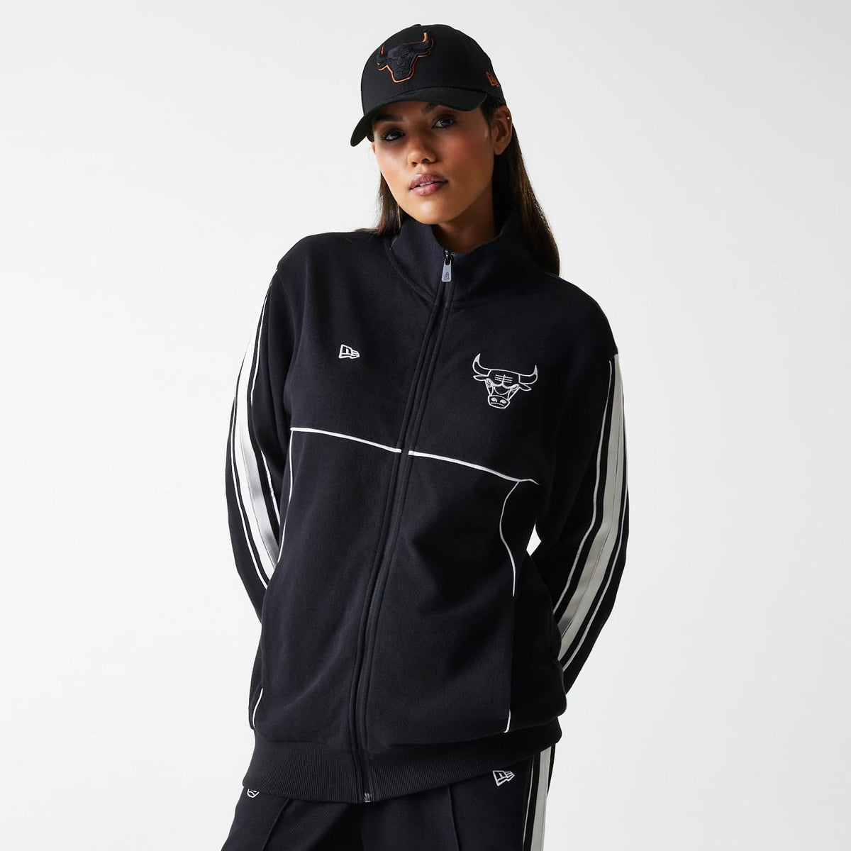 Chicago Bulls NBA Outline Black Track Jacket-klyvox