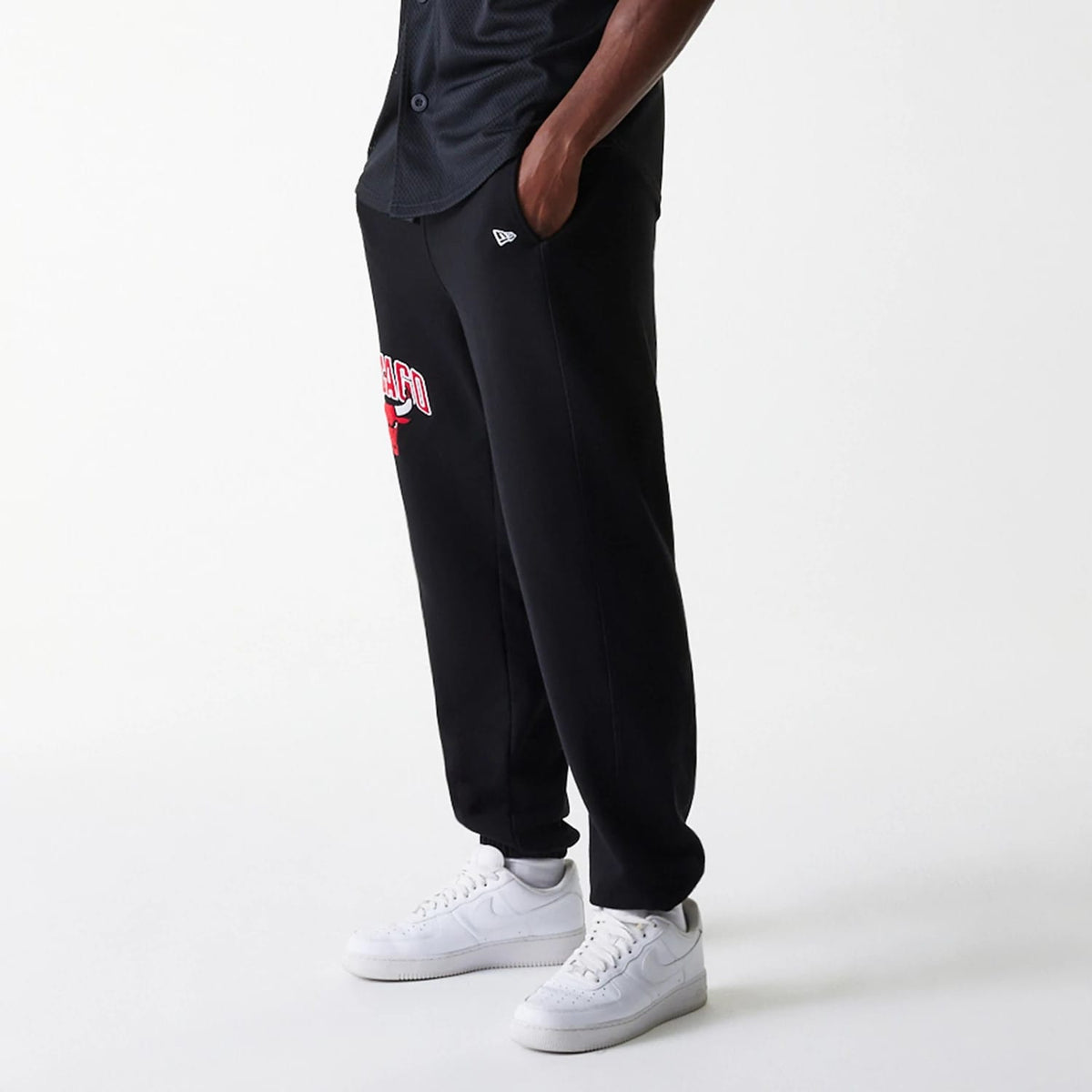 Chicago Bulls NBA Arch Graphic Black Joggers-klyvox