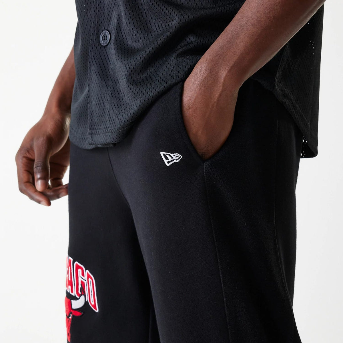 Chicago Bulls NBA Arch Graphic Black Joggers-klyvox