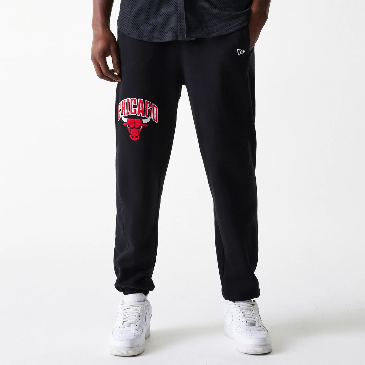 Chicago Bulls NBA Arch Graphic Black Joggers-klyvox