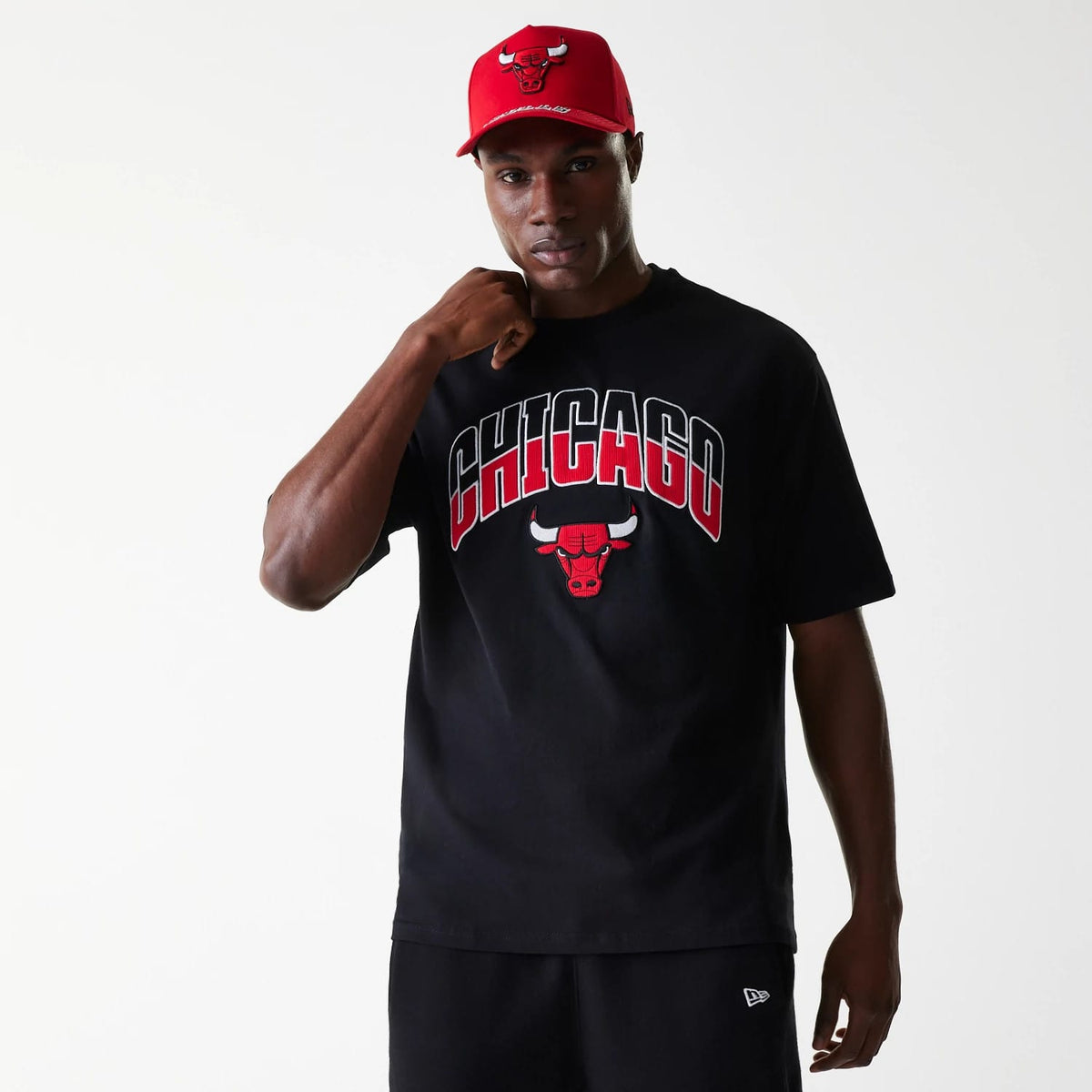 Chicago Bulls NBA Arch Graphic Black Oversized T-Shirt-klyvox