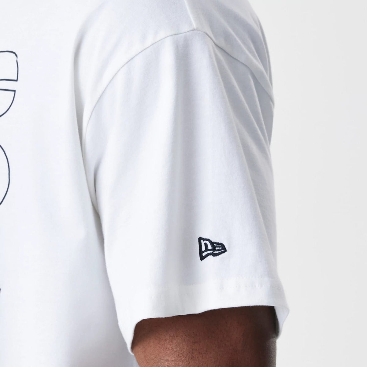 Chicago Bulls NBA Outline Graphic White Oversized T-Shirt-klyvox