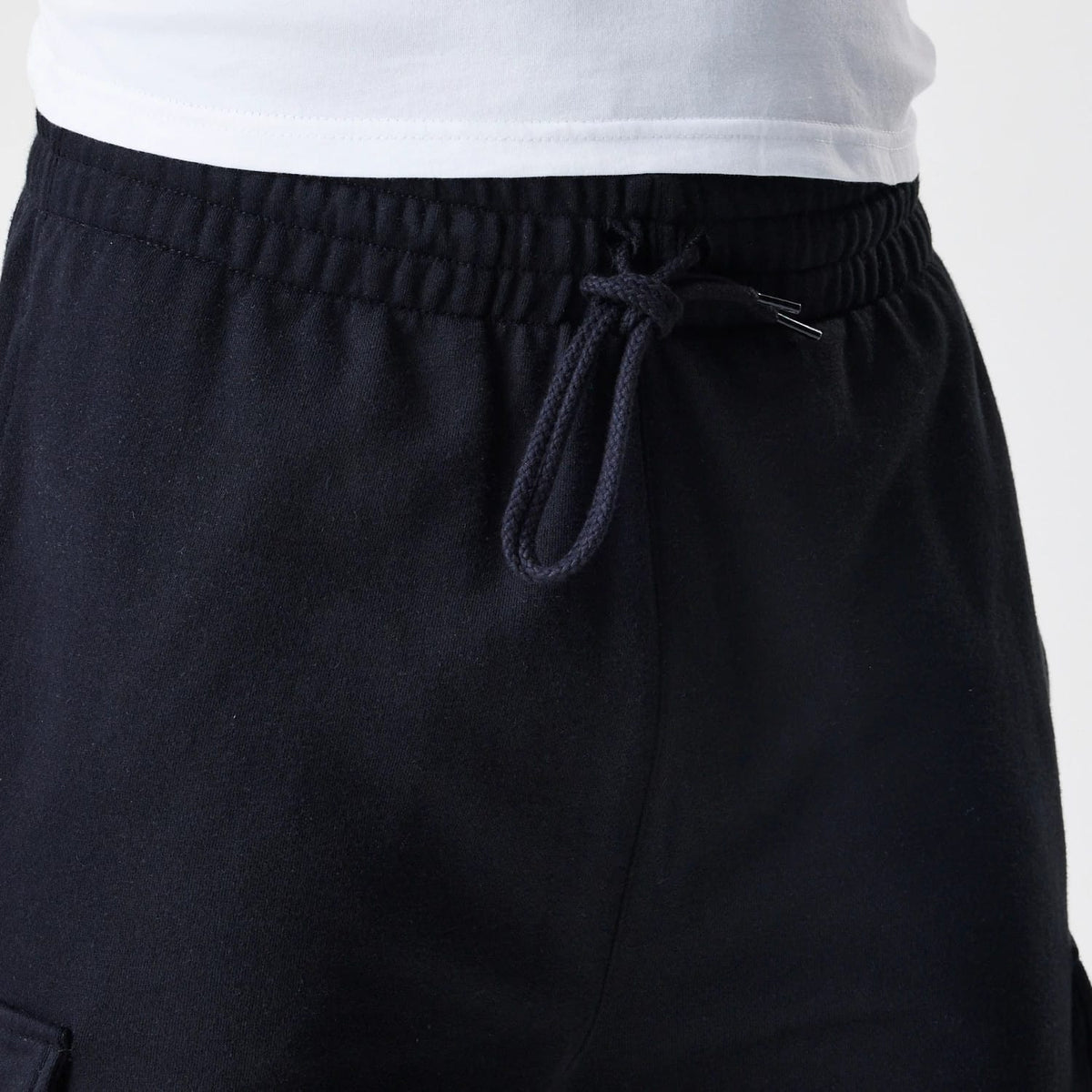 New Era Cargo Black Joggers-klyvox