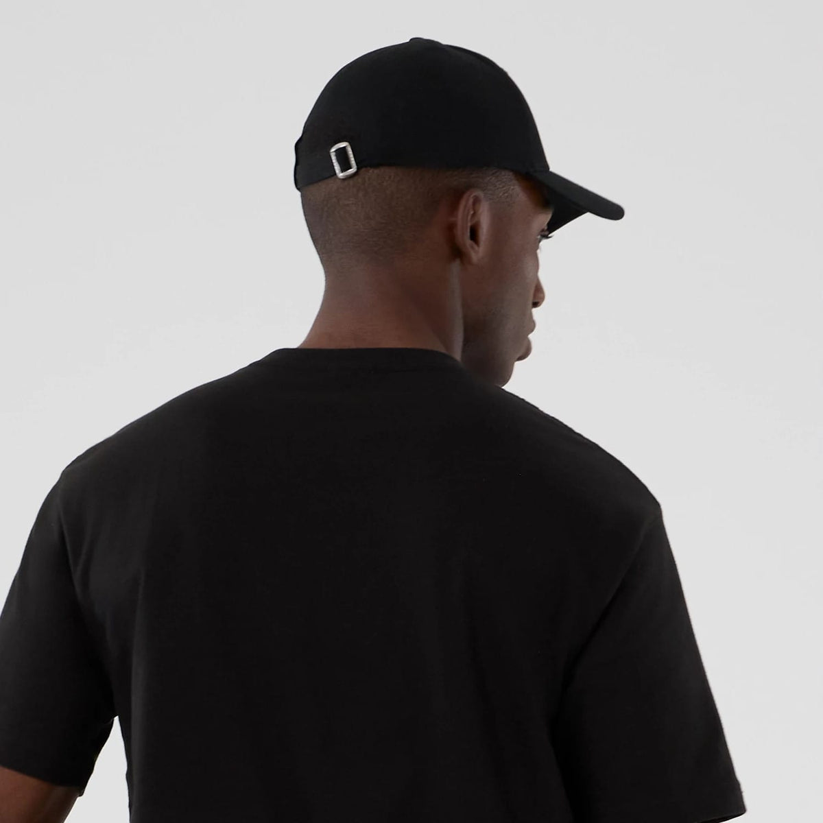 Friends Turkey Head Lifestyle Graphic Black T-Shirt-klyvox