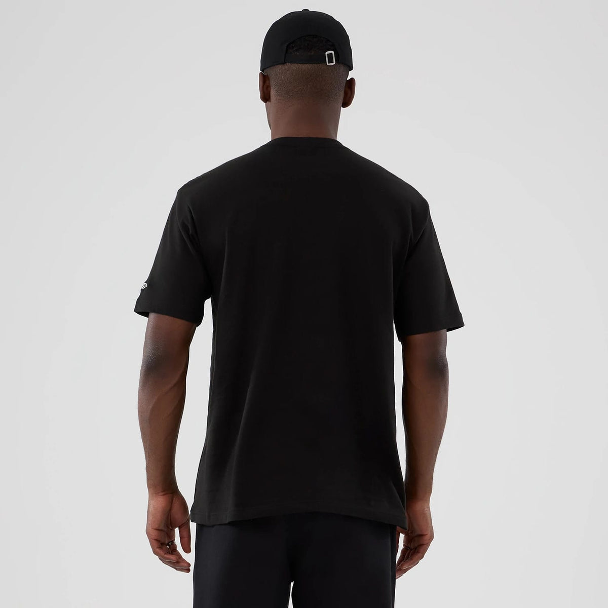 Friends Turkey Head Lifestyle Graphic Black T-Shirt-klyvox