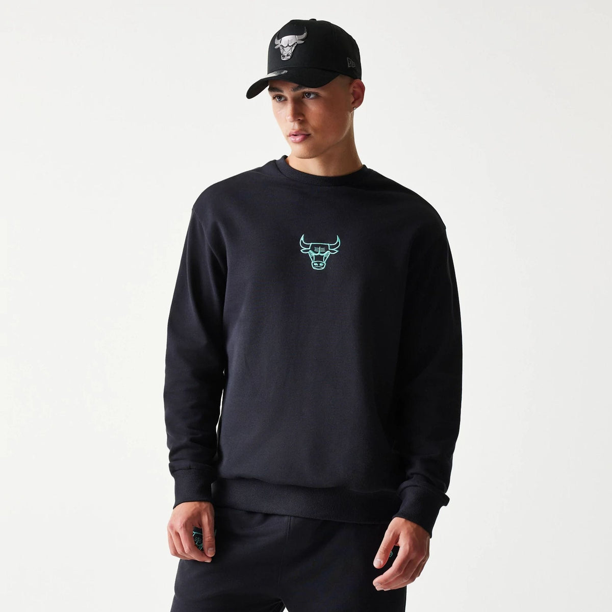 Chicago Bulls NBA Black Oversized Crew Neck Sweater-klyvox
