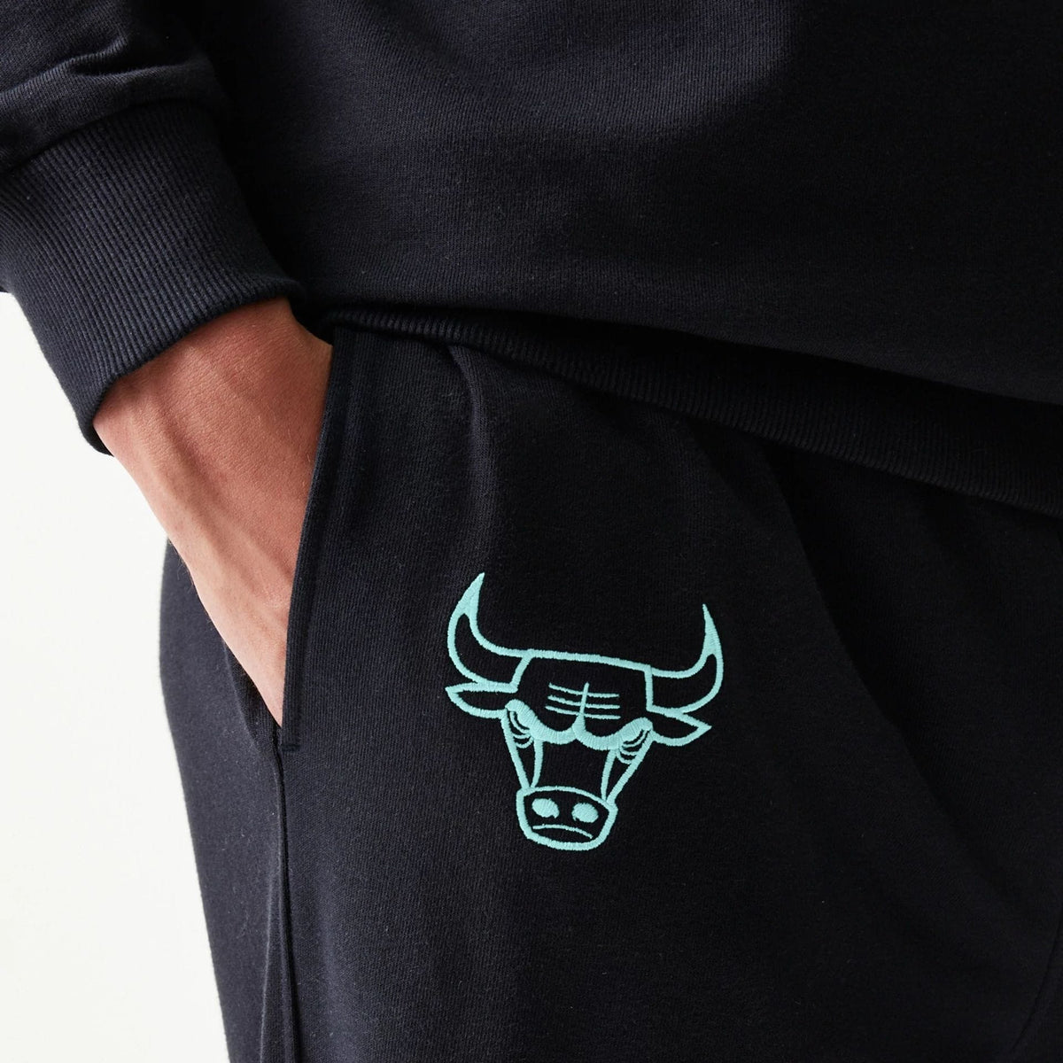 Chicago Bulls NBA League Essential Black Joggers-klyvox