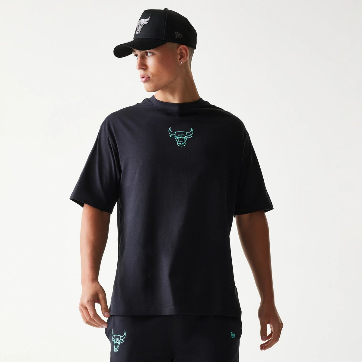 Chicago Bulls NBA League Essential Black Oversized T-Shirt-klyvox