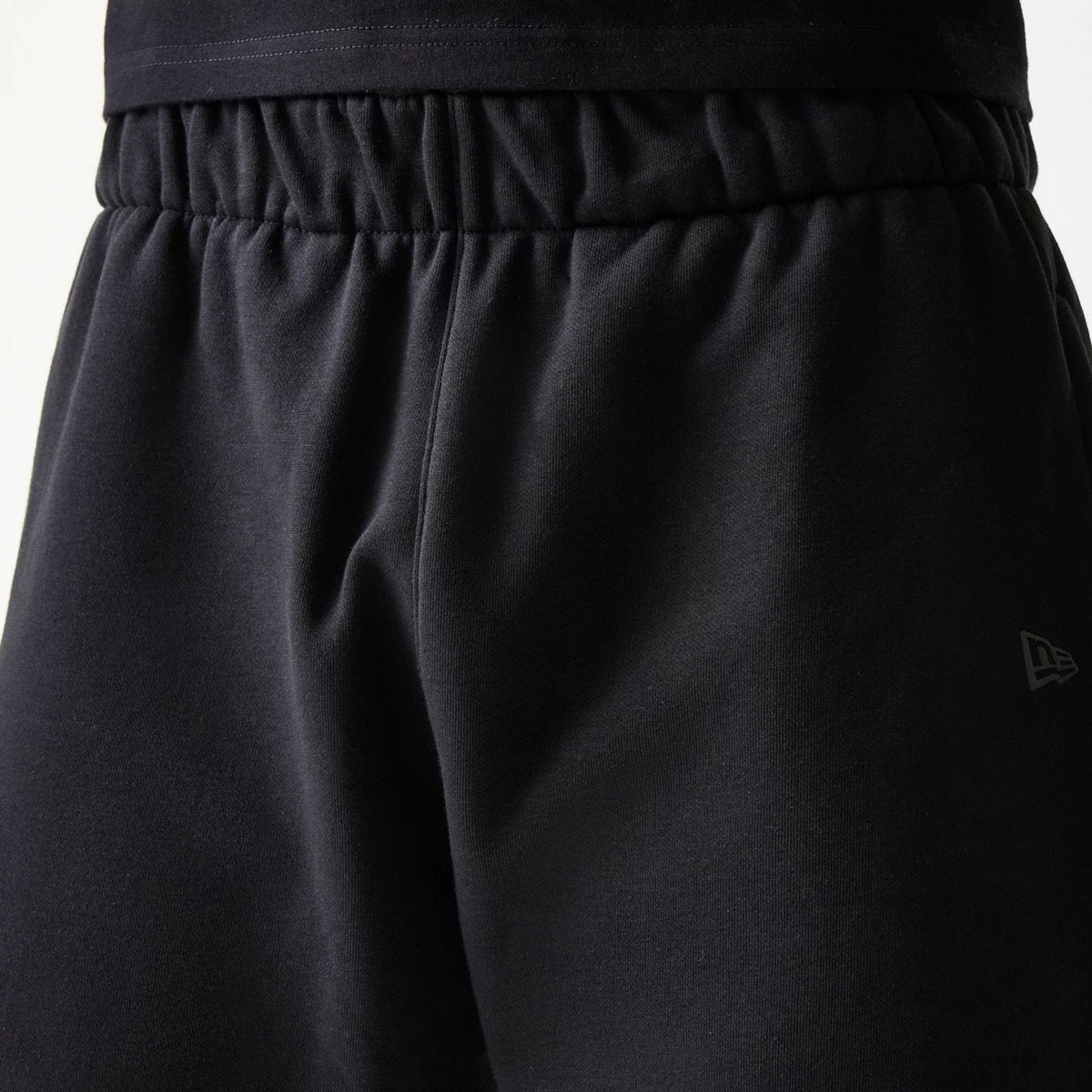 New Era Tech Black Shorts-klyvox