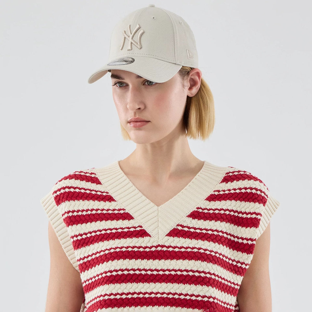 New York Yankees Womens MLB Knit Stripe Dark Red Sleeveless V-neck Sweater-klyvox