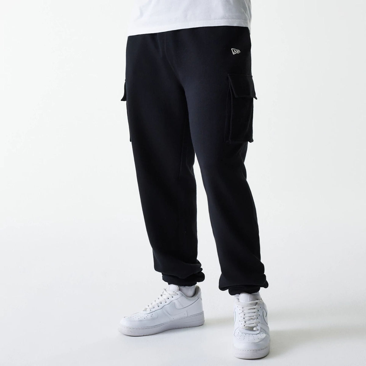New Era Black Cargo Joggers-klyvox