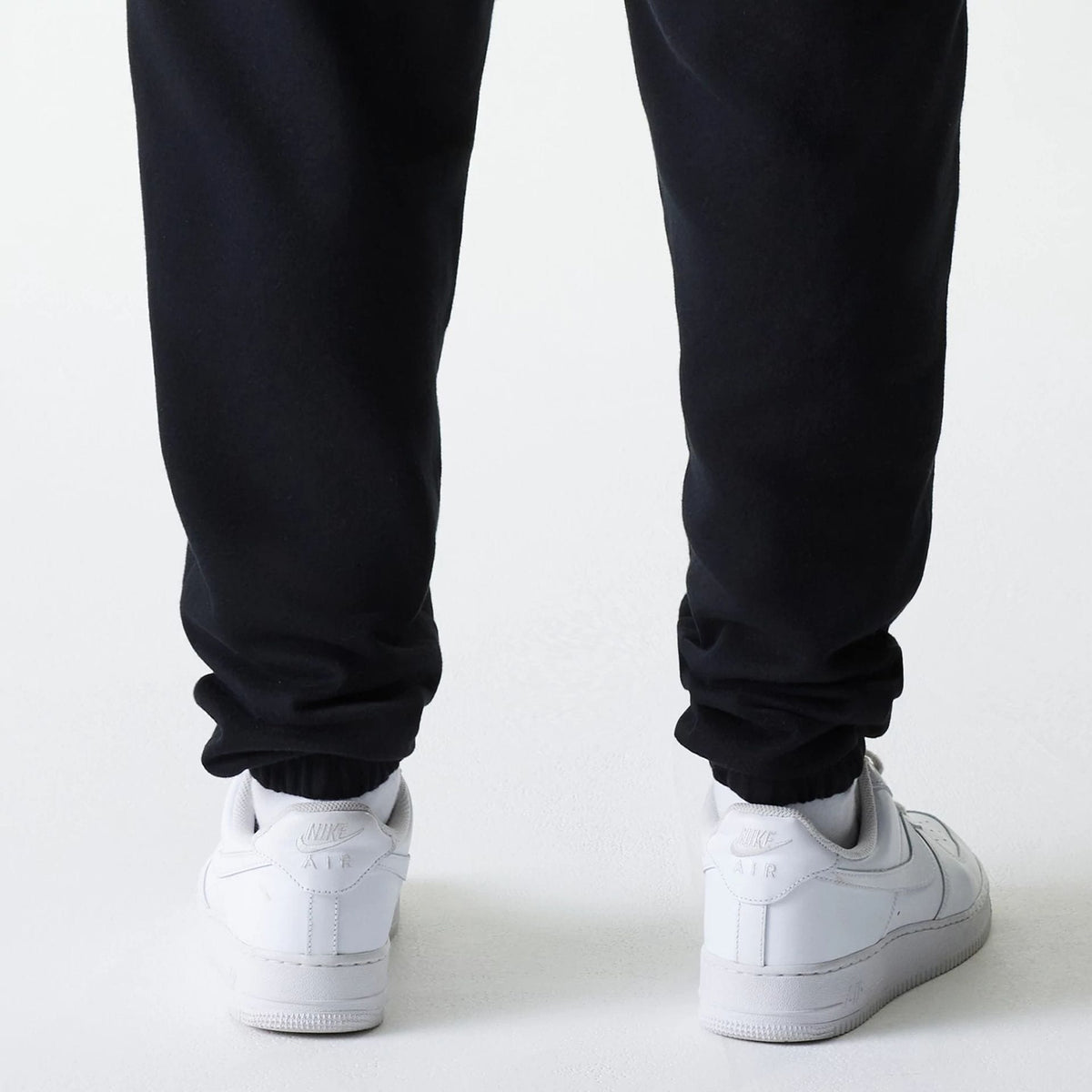 New Era Black Cargo Joggers-klyvox