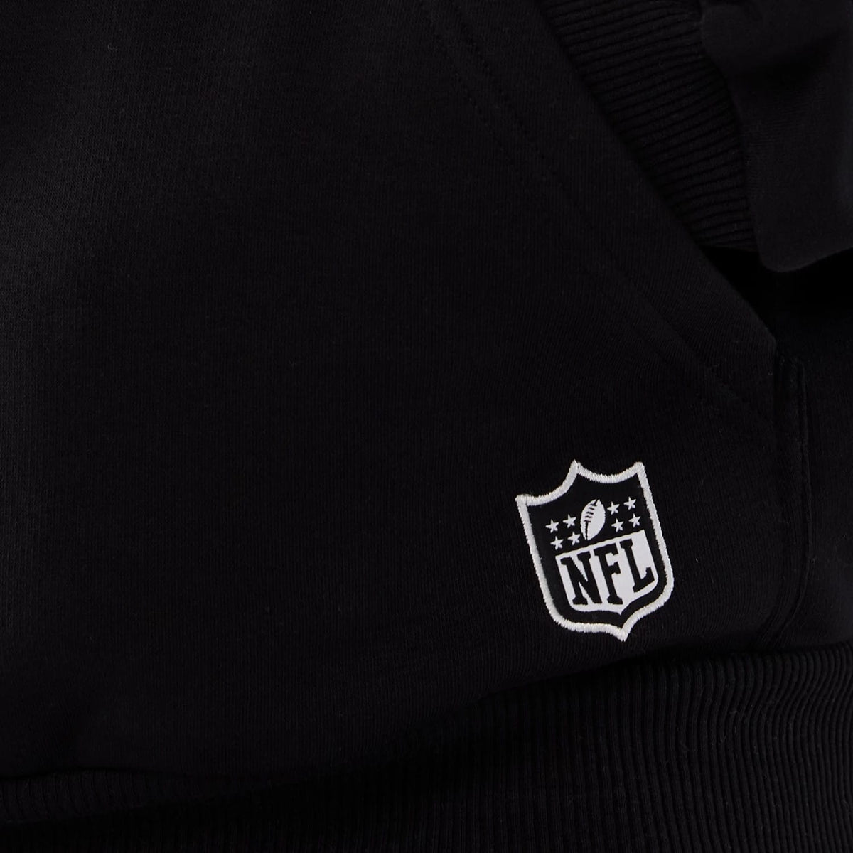 Atlanta Falcons NFL International Series Games 2025 Black Premium Pullover Hoodie-klyvox