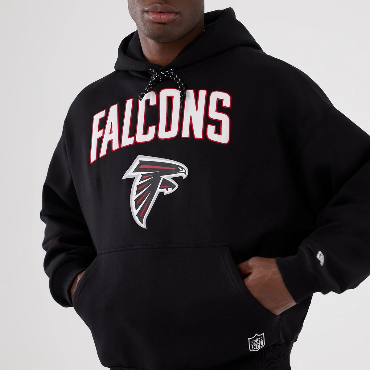 Atlanta Falcons NFL International Series Games 2025 Black Premium Pullover Hoodie-klyvox