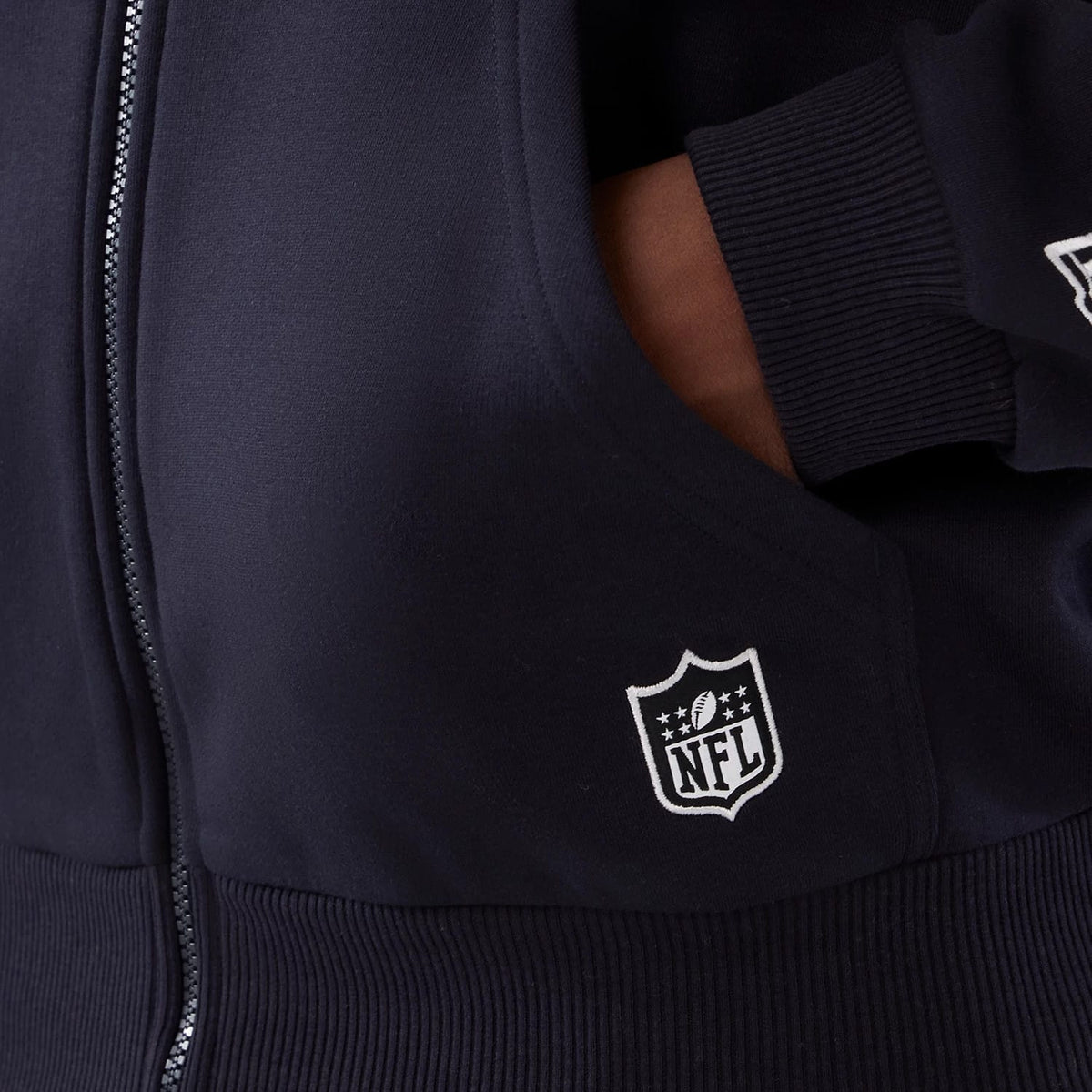 Denver Broncos NFL International Series Games 2025 Navy Premium Pullover Hoodie-klyvox