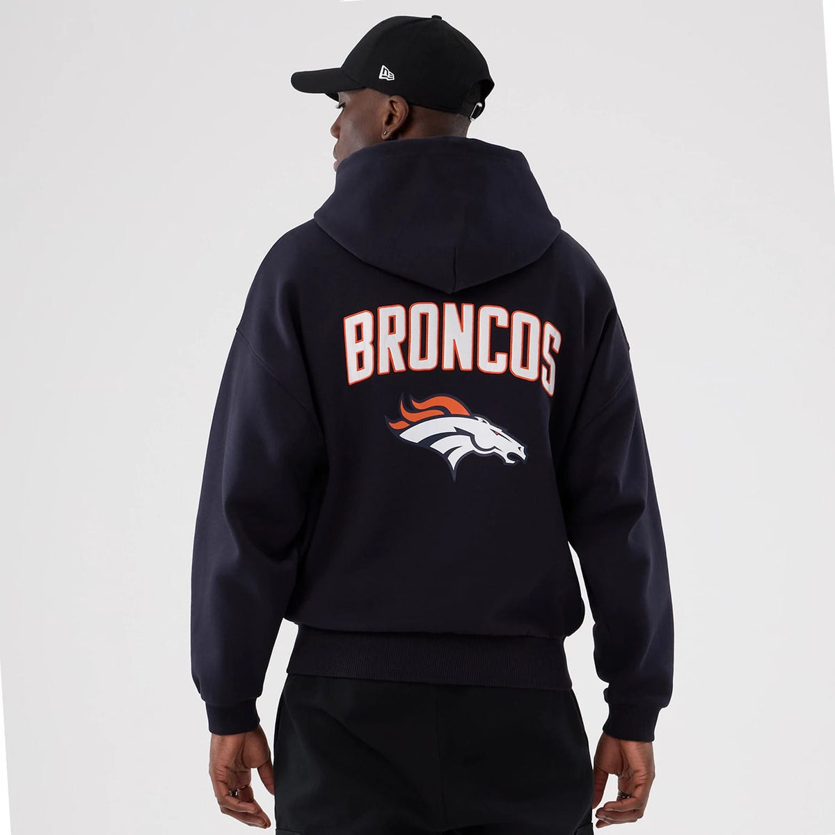 Denver Broncos NFL International Series Games 2025 Navy Premium Pullover Hoodie-klyvox