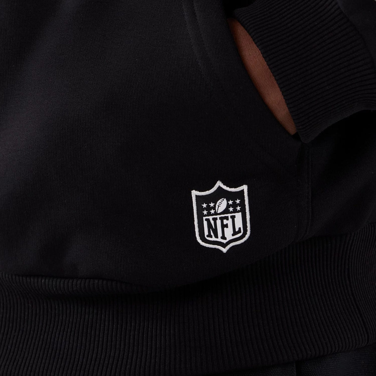 Minnesota Vikings NFL International Series Games 2025 Black Premium Pullover Hoodie-klyvox