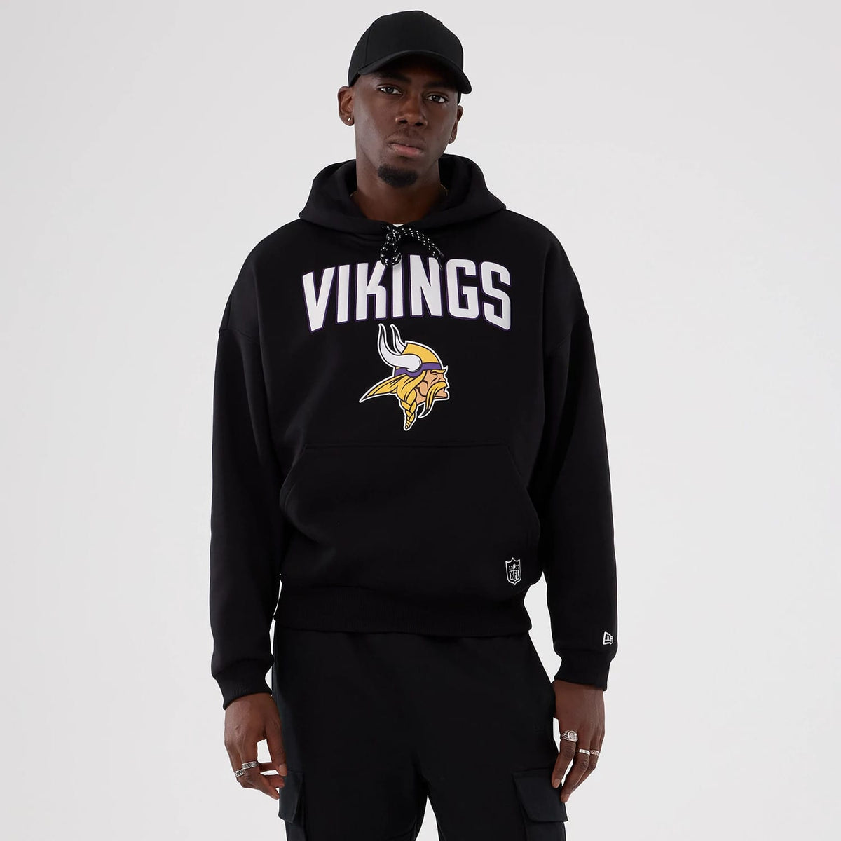 Minnesota Vikings NFL International Series Games 2025 Black Premium Pullover Hoodie-klyvox
