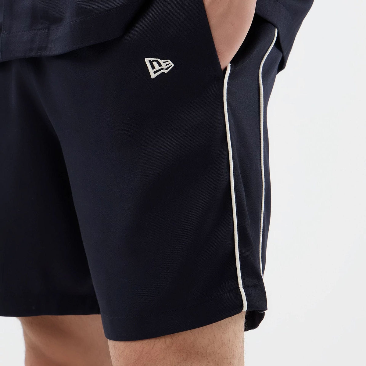 New Era Piping Navy Shorts-klyvox