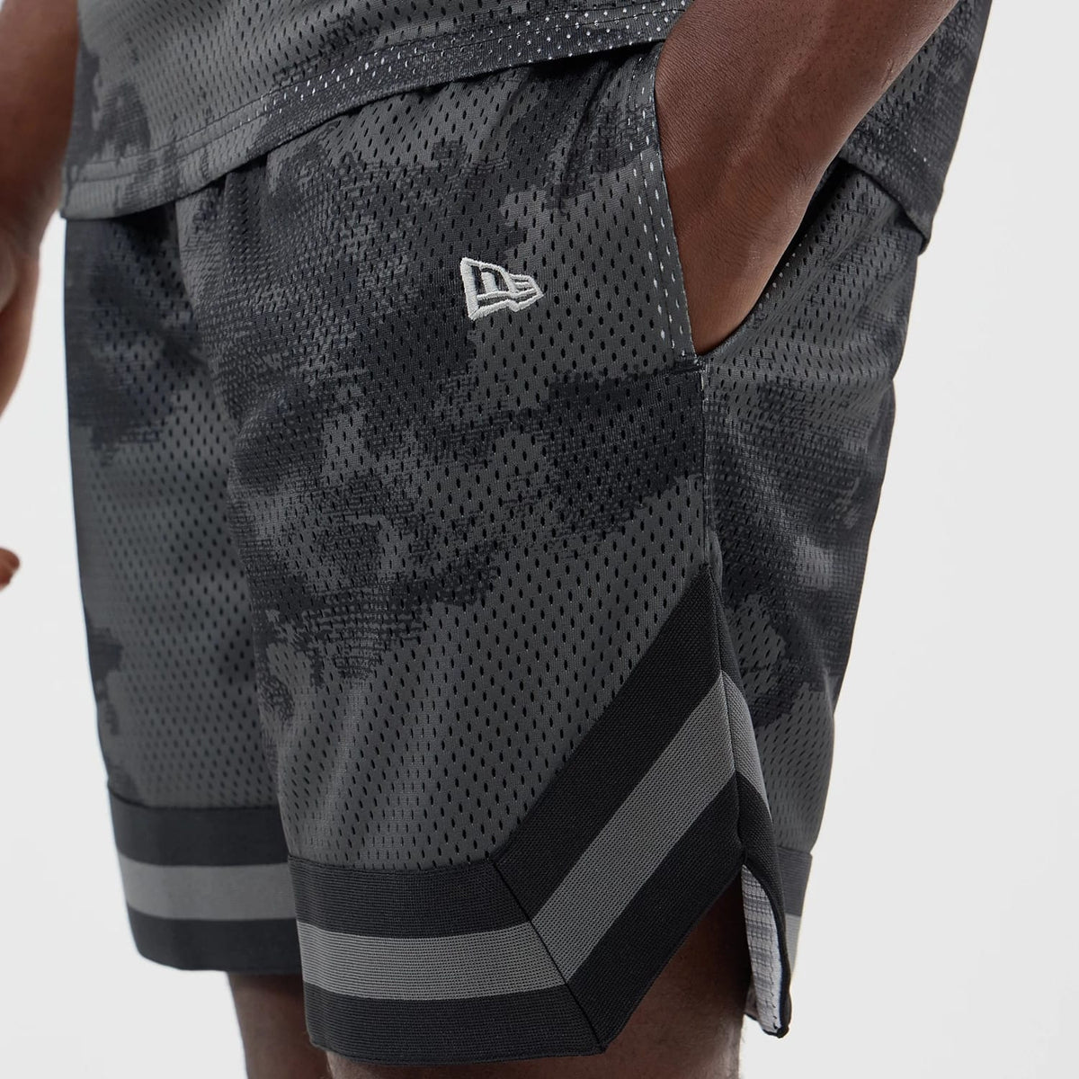 New Era All Over Print Mesh Black Camo Shorts-klyvox