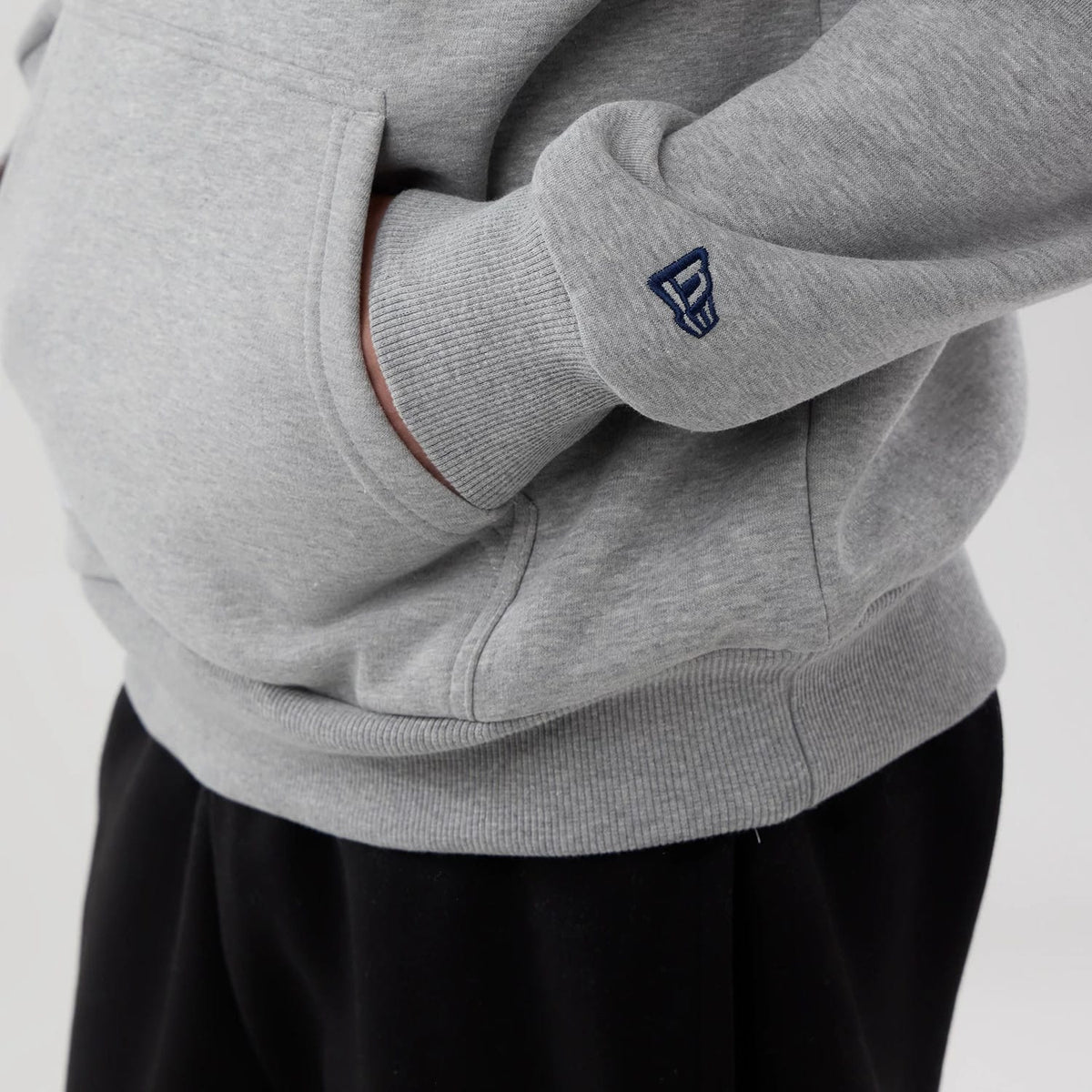Memphis Grizzlies NBA London Game 2026 Grey Pullover Hoodie-klyvox