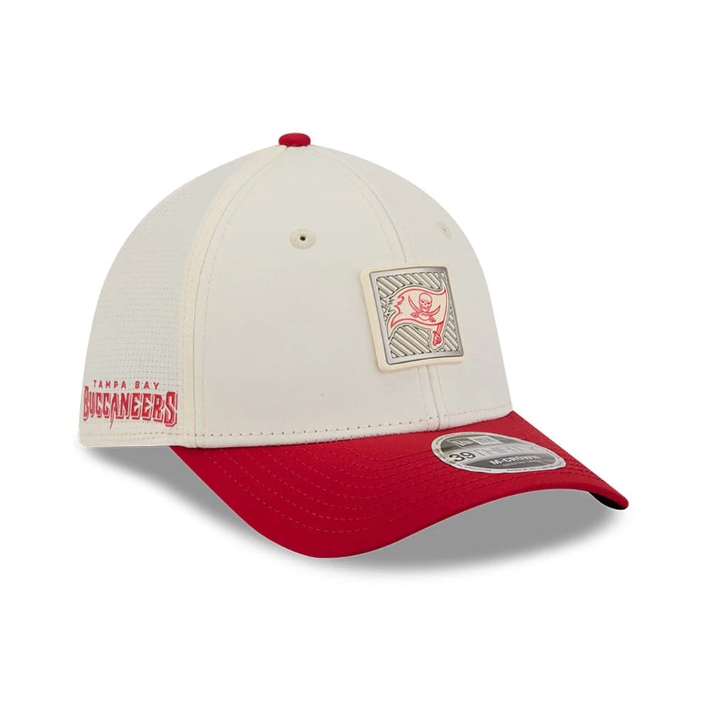 Buccaneers NFL Training 2026 White 39THIRTY M-Crown Stretch Fit Cap-klyvox