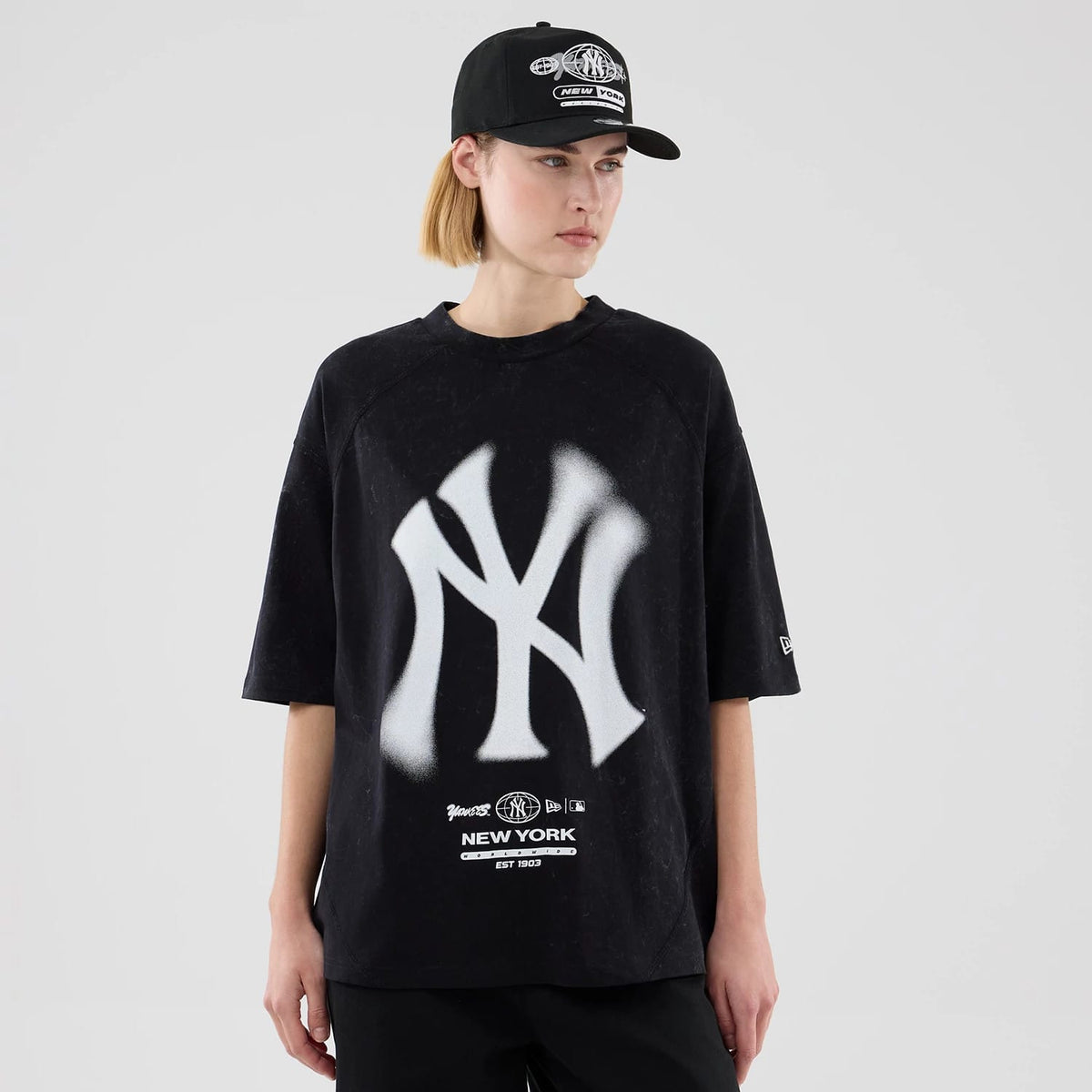 New York Yankees MLB Graphic Boxy Black T-Shirt-klyvox