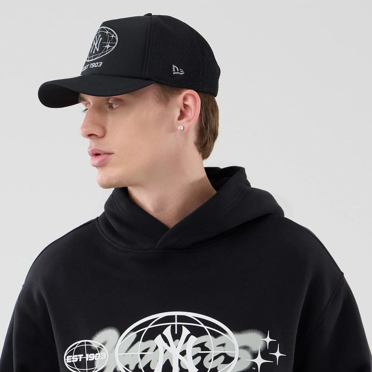 New York Yankees MLB Logo Graphic Black Oversized Pullover Hoodie-klyvox