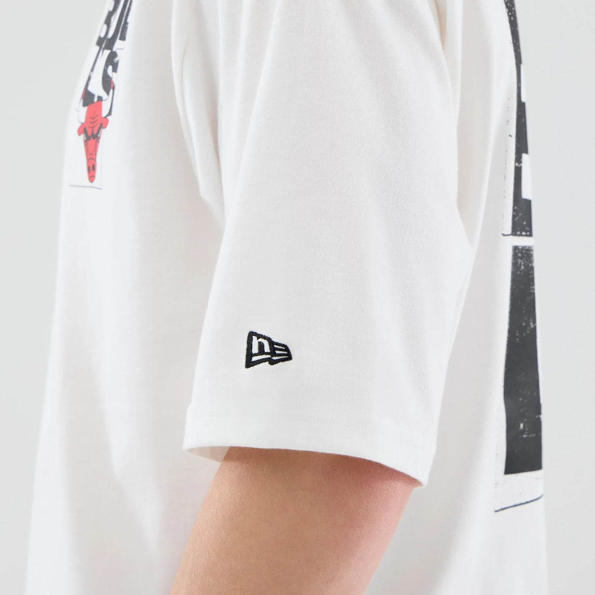 Chicago Bulls NBA Player Graphic White Oversized T-Shirt-klyvox