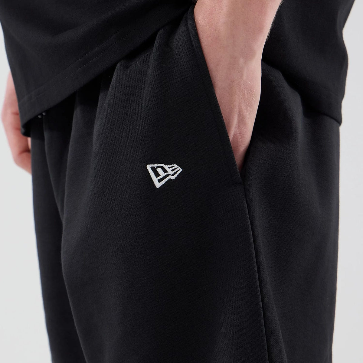 New York Yankees MLB Logo Graphic Black Oversized Shorts-klyvox