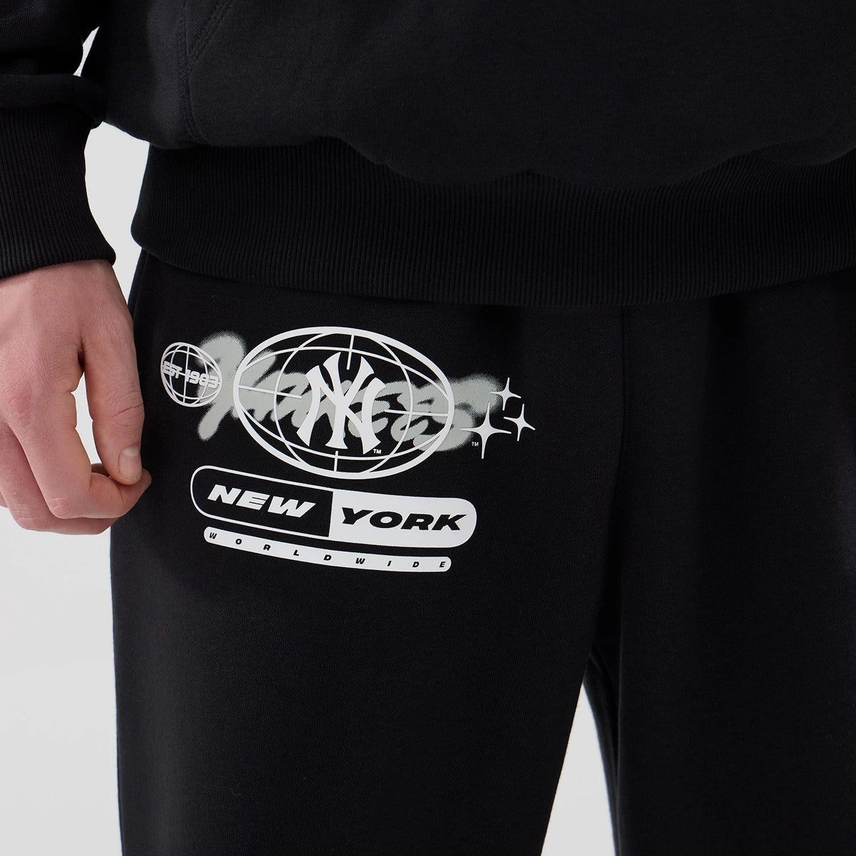New York Yankees MLB Logo Graphic Black Straight Leg Joggers-klyvox