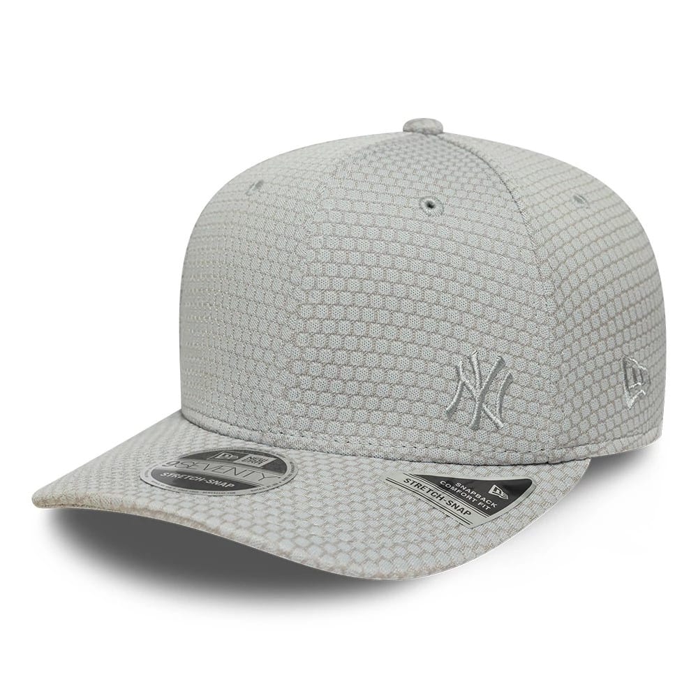 Yankees MLB Flawless Mesh Grey 9SEVENTY Stretch Snap Adjustable Cap-klyvox